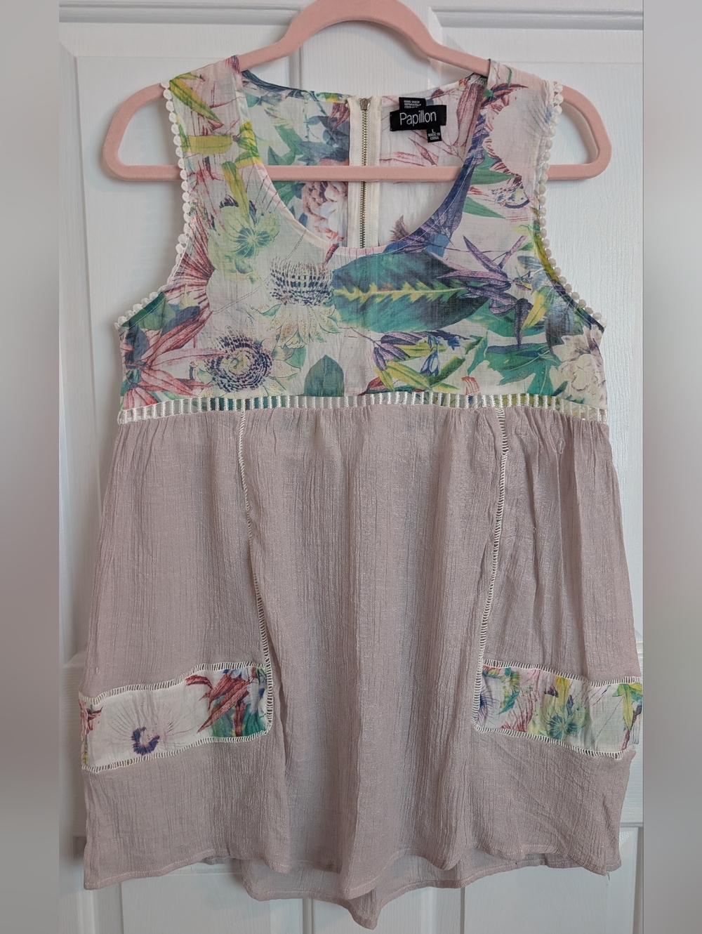 Papillon Light Gray And Floral Tank